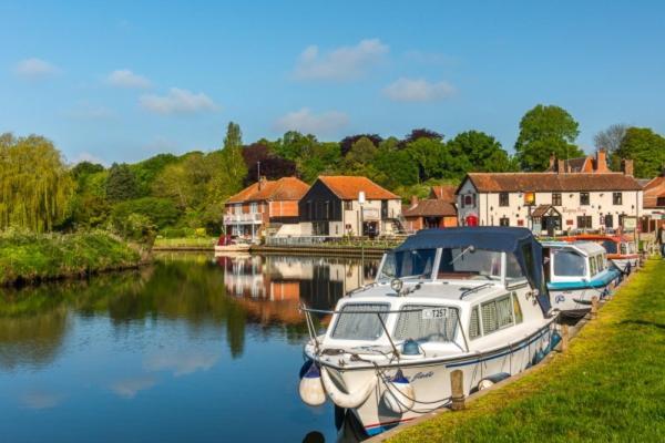 Stylish 2 Bed Apartment Next To The Norfolk Broads Coltishall Buitenkant foto
